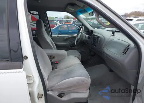 1998 Ford Expedition Eddie Bauer/Xlt from USA, damaged, VIN 1FMRU18W3WLA74963